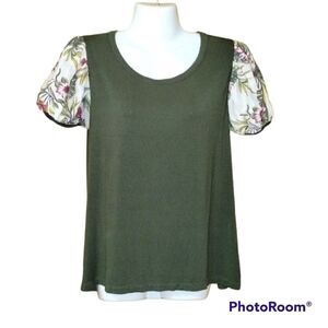 Kim & Cami Floral Poofy Sleeve Green Top Sz S